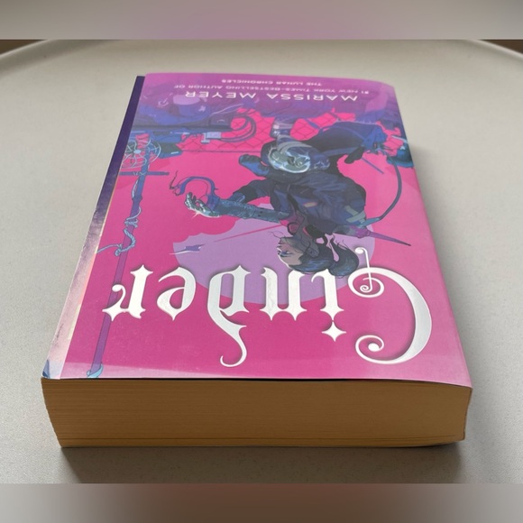 Cinder by Marissa Meyer - Picture 5 of 7